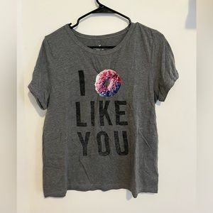 American Eagle Heather Grey Graphic Tshirt.